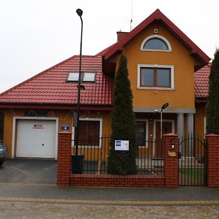 Dworek W Zieleni Varsóvia Exterior foto