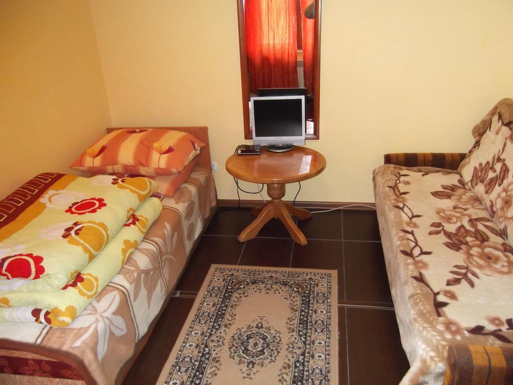 Dworek W Zieleni Varsóvia Quarto foto
